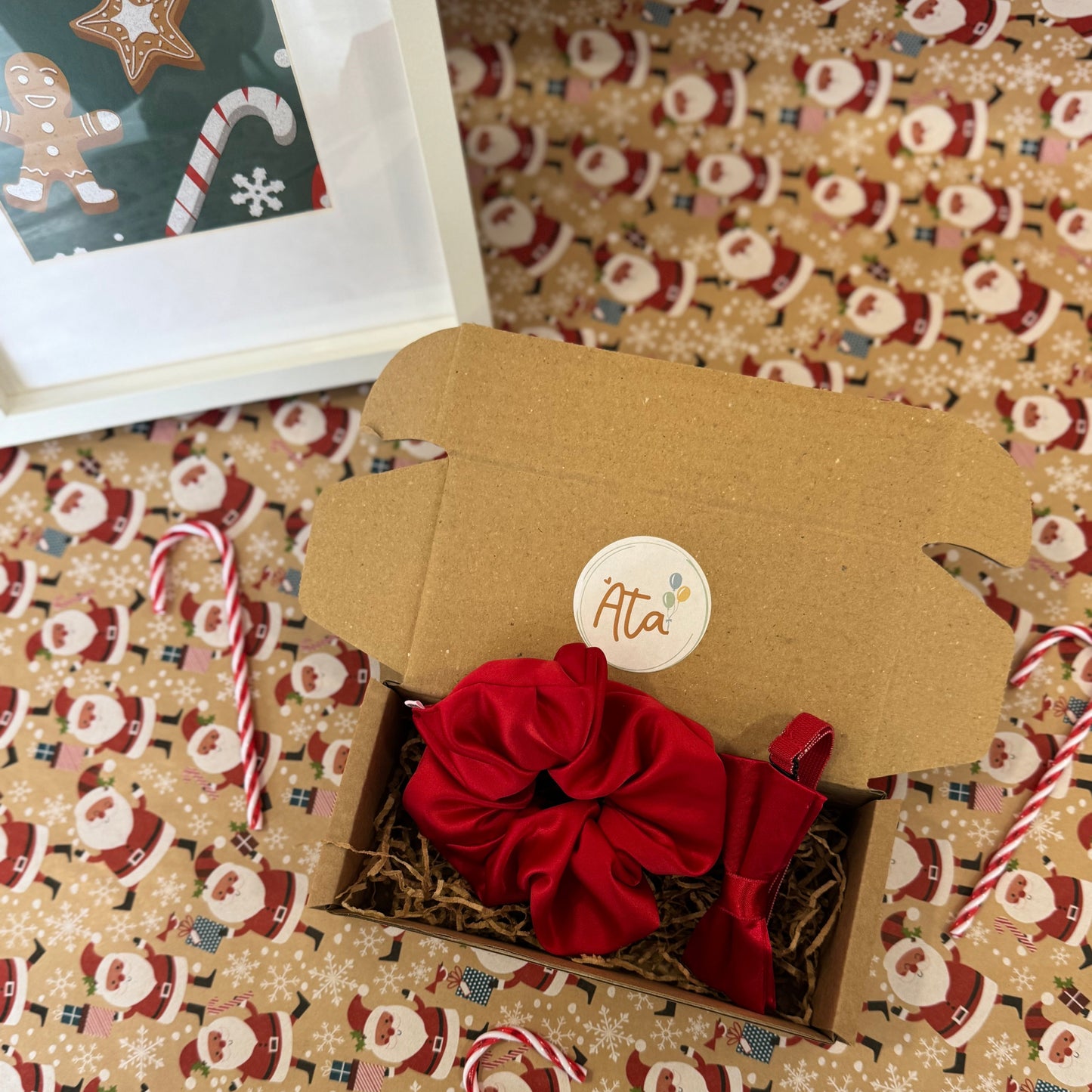 Σετ Scrunchie για Μαμά & Παπιγιόν για Γιο – Κόκκινο Χριστουγεννιάτικο Look